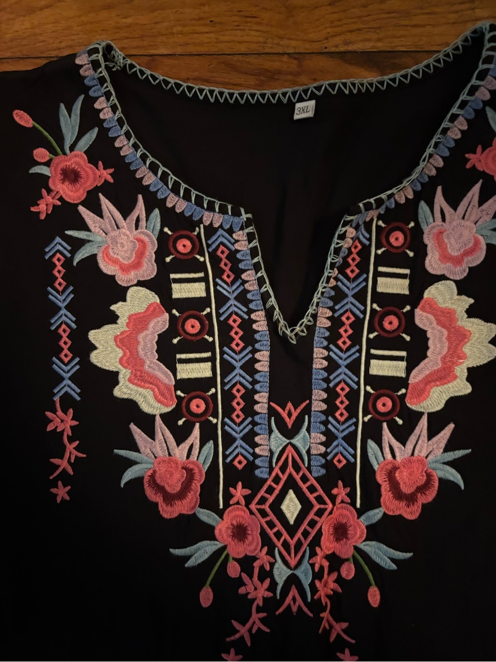 Black Floral Embroidered Women's Tunic with V-Neck - Picture 5 of 10